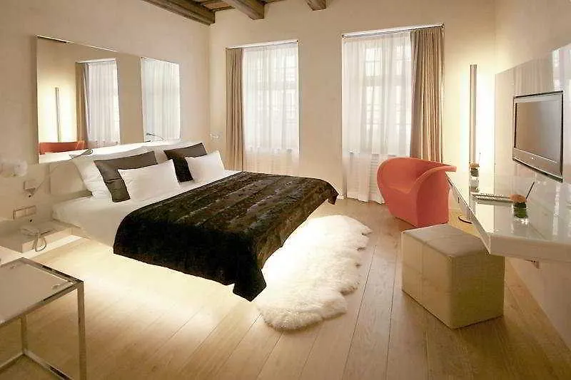 Three Storks Hotel Prague 5*,